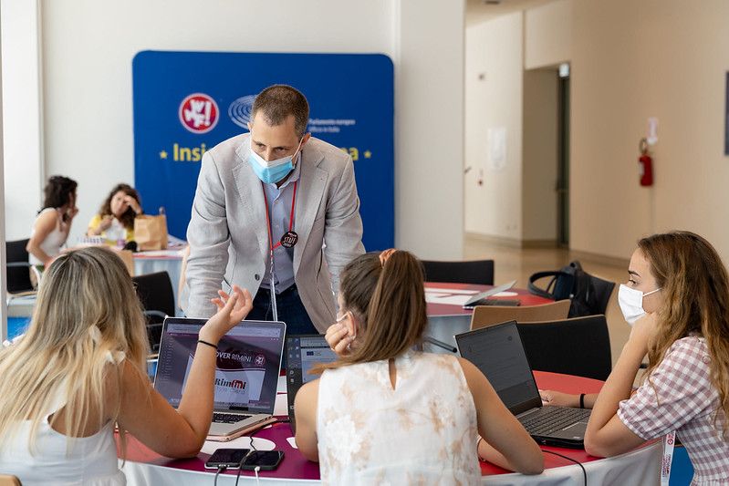 WMF2021 - Hackathon Parlamento Europeo