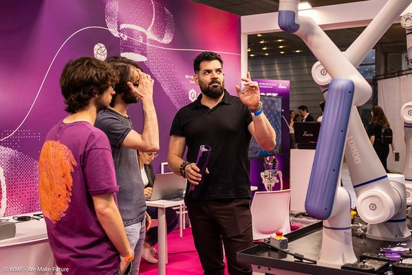 AI District & Showcase