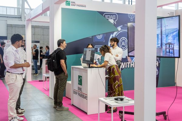 Book Your Stand